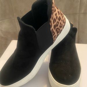 Lucky in love leopard contrast sneaker
